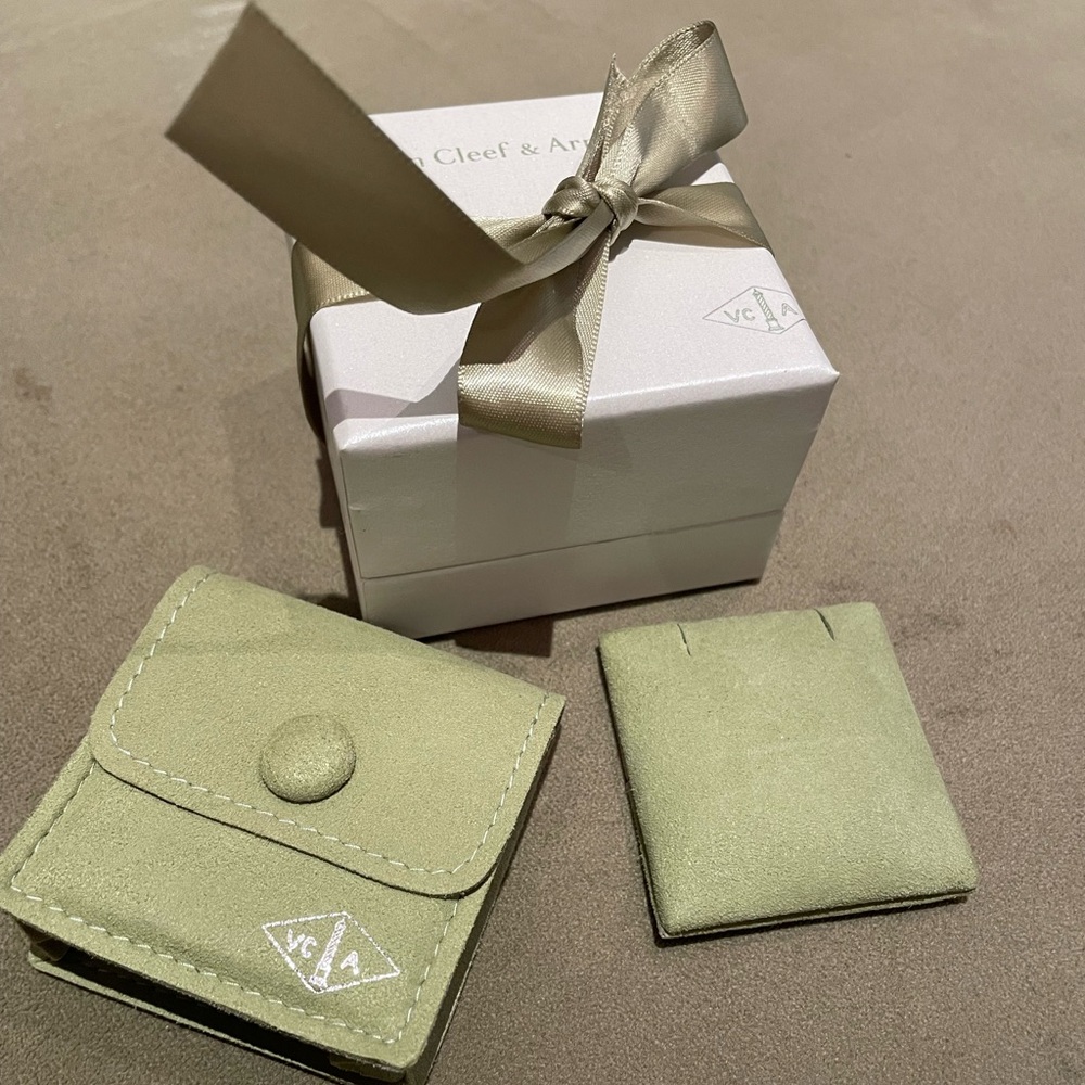 Van Cleef & Arpels Gift Box Set